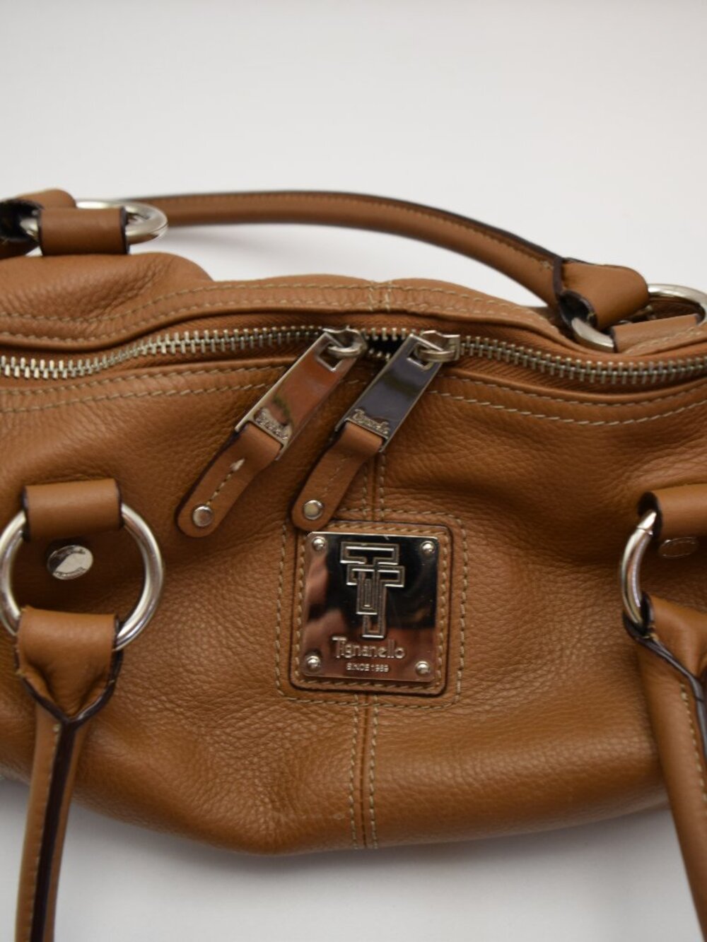 Tignanello Brandy Tan Pebbled Leather Baguette/Satchel Handbag VTG-Very Good - Picture 2 of 14